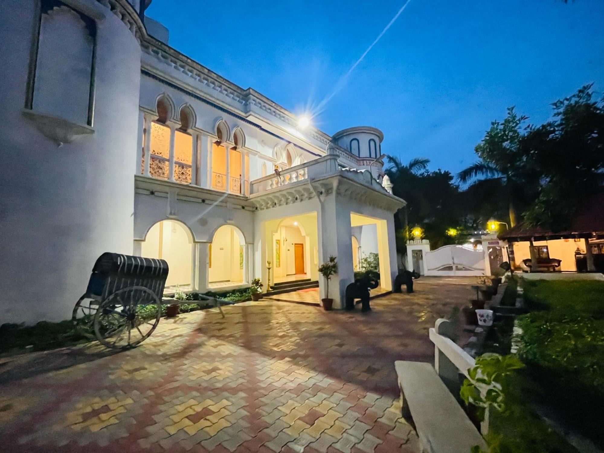 Chola Heritage Resort Kāraikkudi Exterior photo