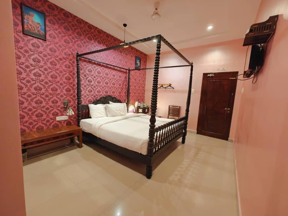 Chola Heritage Resort Kāraikkudi Exterior photo